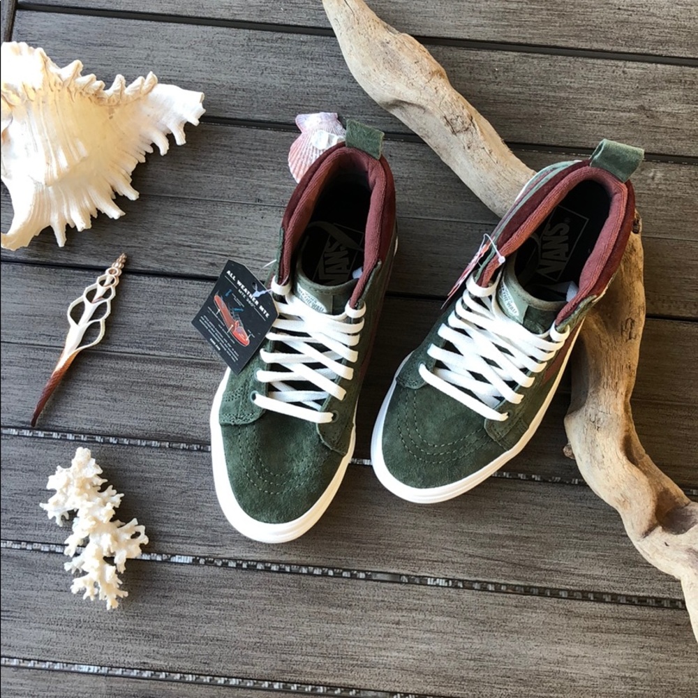 🌴🌼VANS- MOUNTAIN ALL WEATHER PROOF HIGH TOPS🌼🌴 - Picture 13 of 14